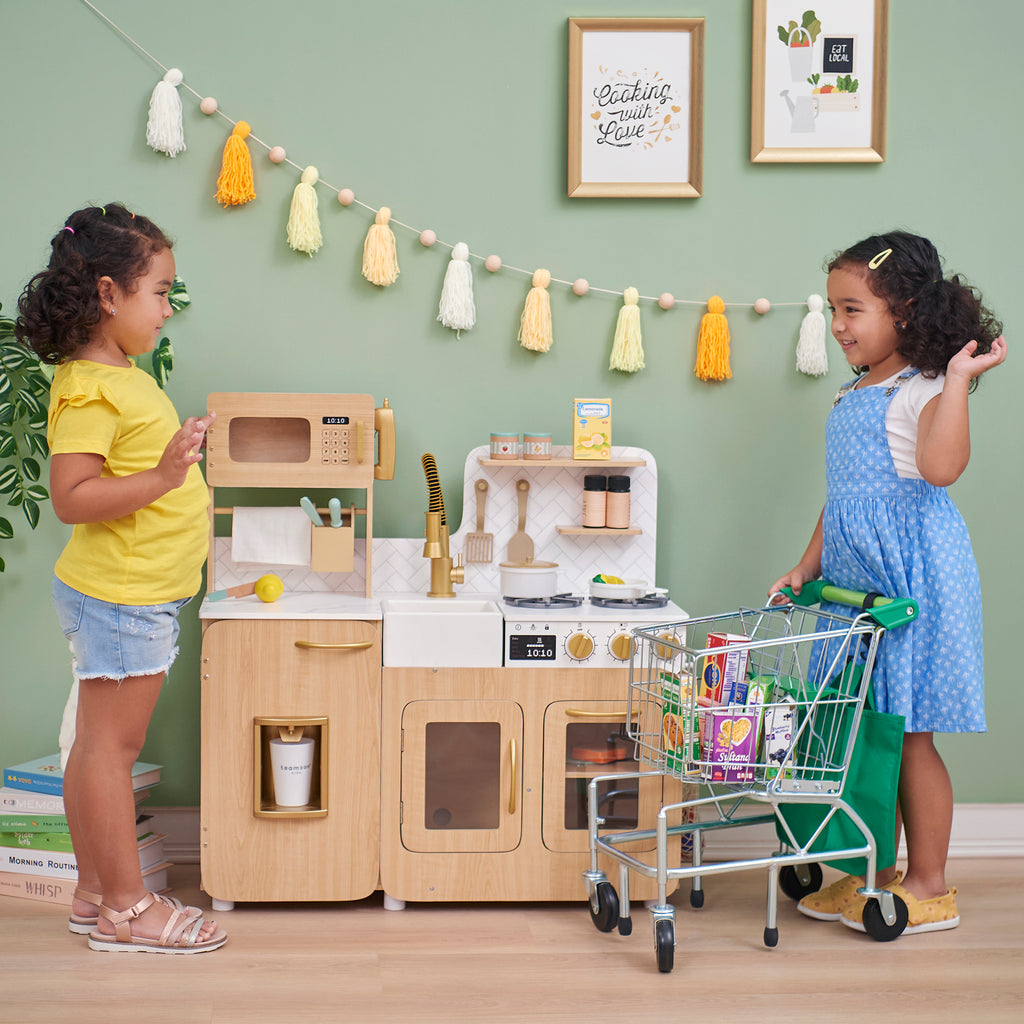 Medium Play Kitchen with Kitchen Accessories, Light Oak/White V895