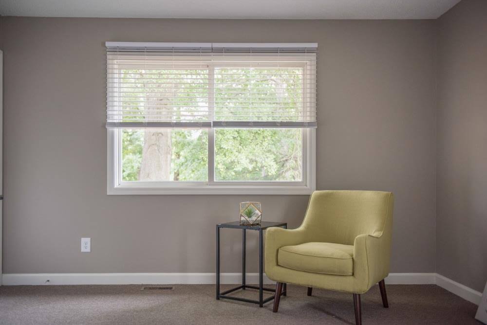 Cordless Soft White Faux Wood Room Darkening Blinds K8817