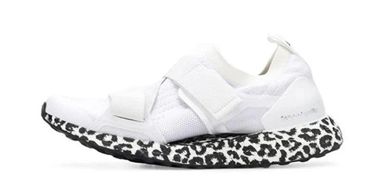 White Trainers O1545