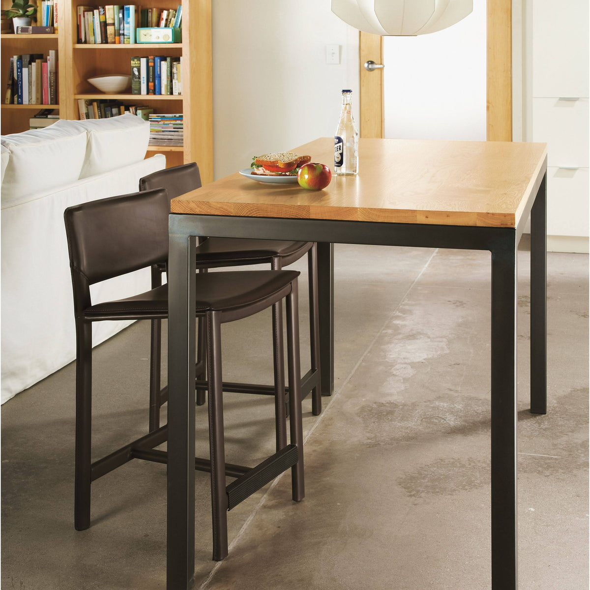 White Venatino Marble Counter Table E7402