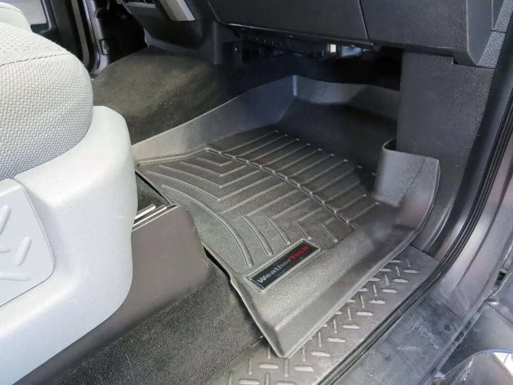 Front FloorLiner, Black R675