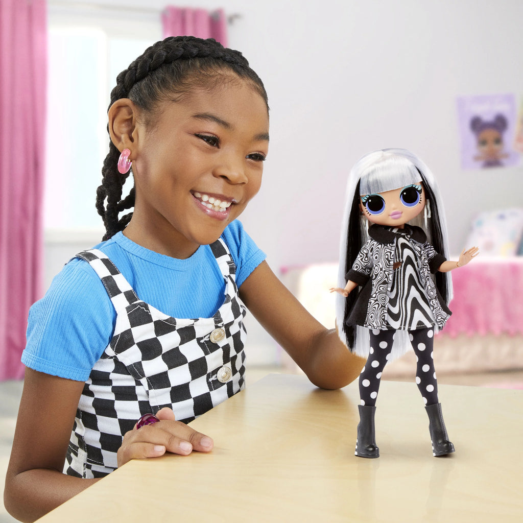 Fashion Doll with Accessories B15527