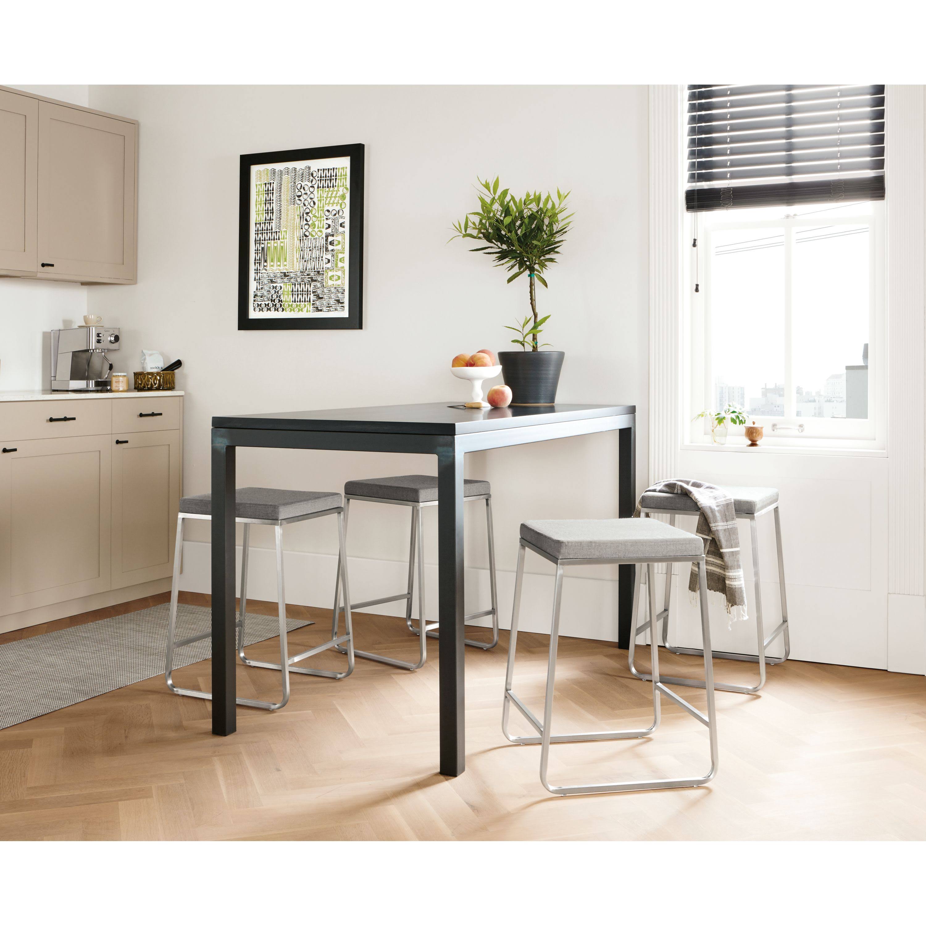 White Venatino Marble Counter Table E7402