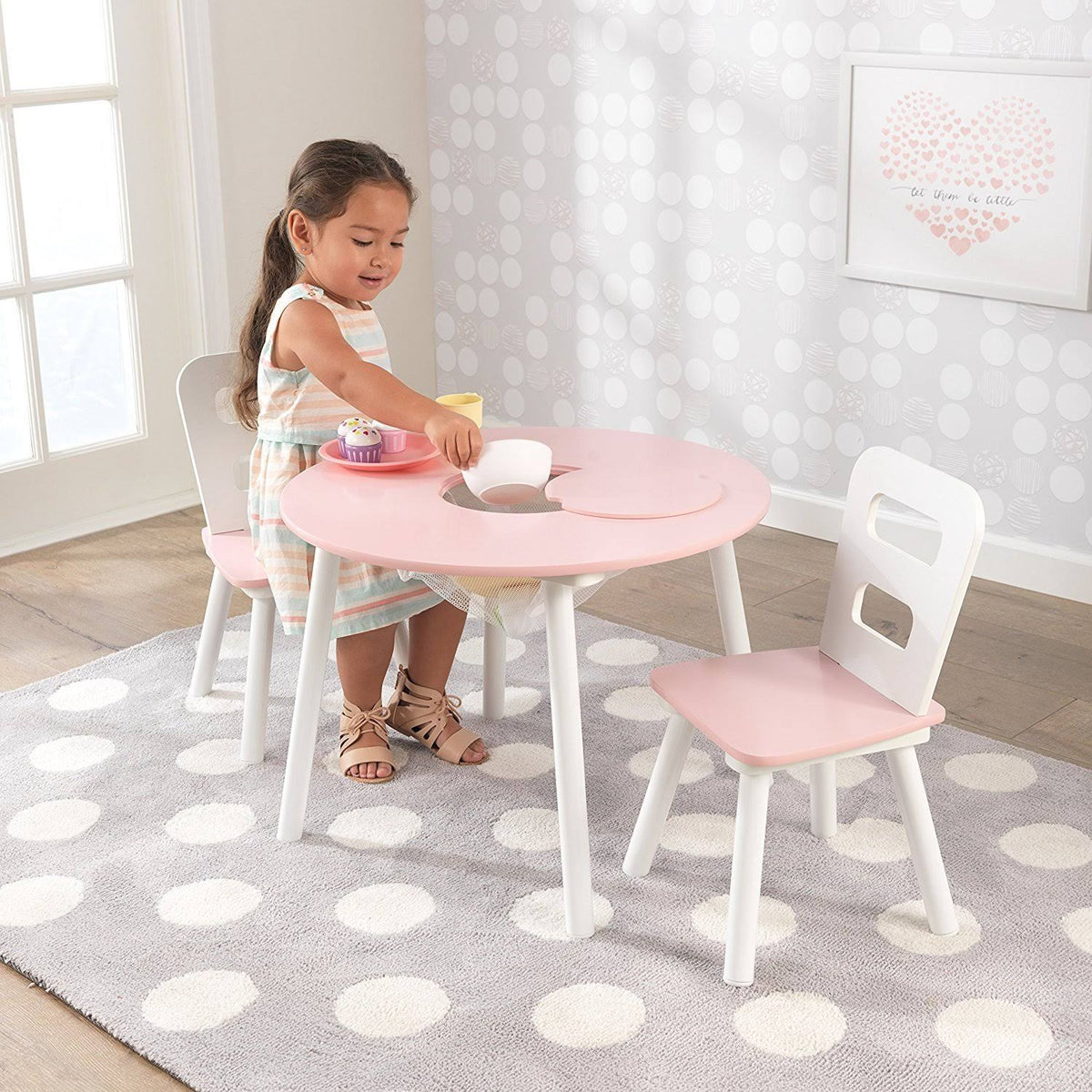 White Round Table and 2 Chair Set B2604